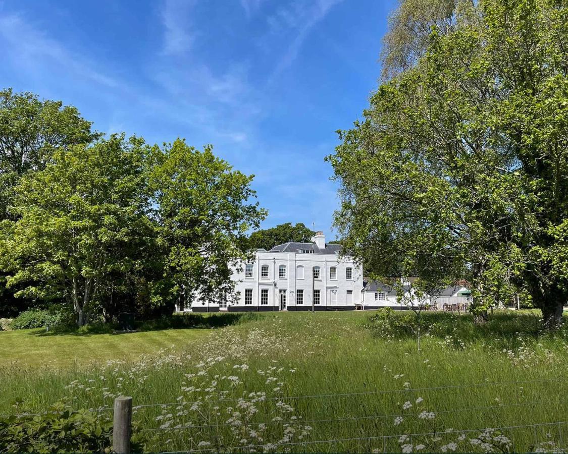 The Retreat New Forest, Hinton Крайстчърч Екстериор снимка