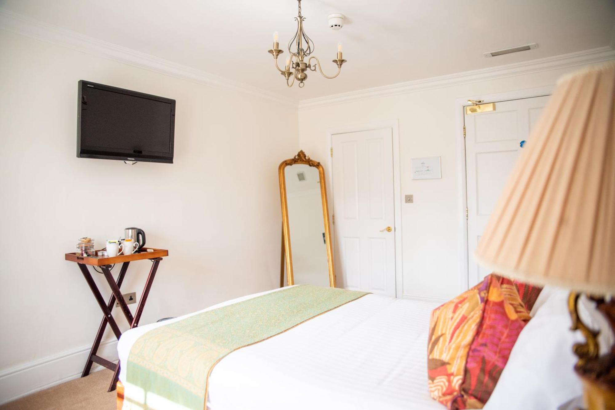 The Retreat New Forest, Hinton Крайстчърч Екстериор снимка