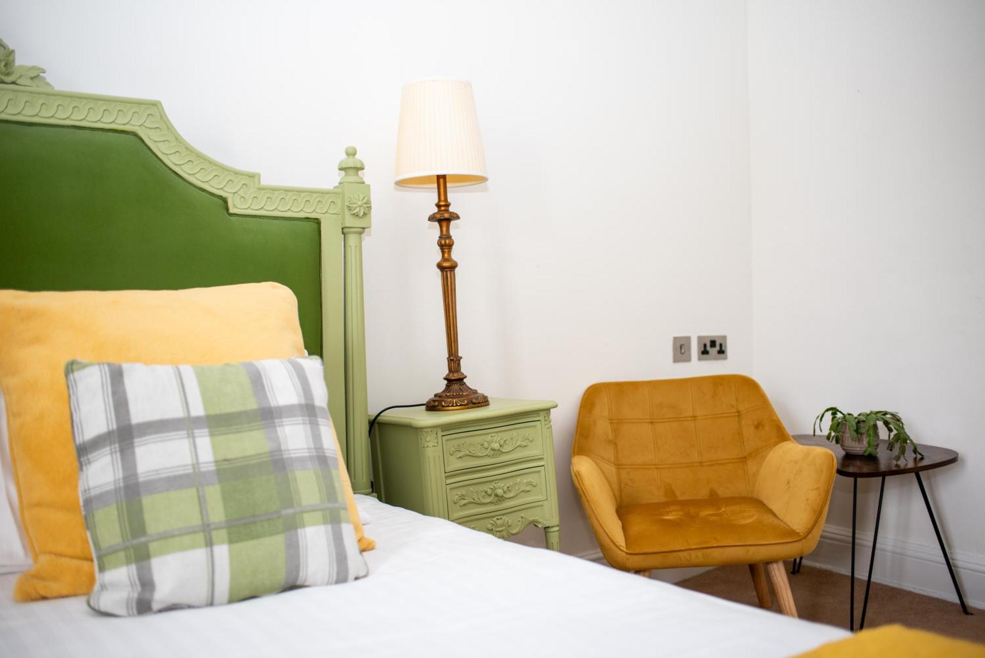 The Retreat New Forest, Hinton Крайстчърч Екстериор снимка