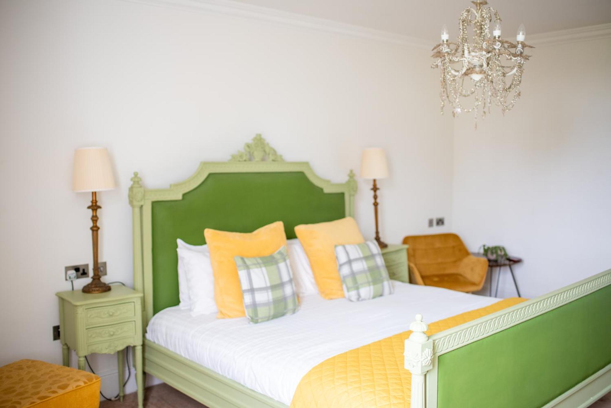 The Retreat New Forest, Hinton Крайстчърч Екстериор снимка